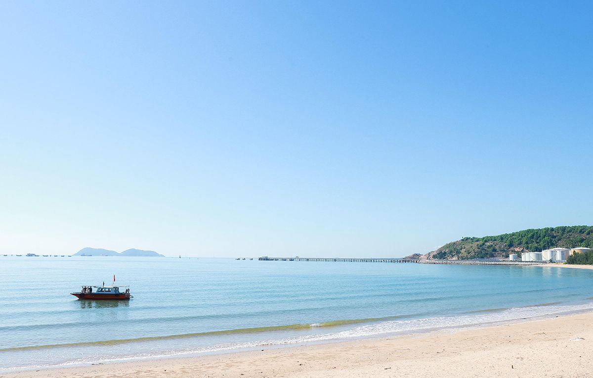 bai-bien-thuoc-xa-nghi-thiet-huyen-nghi-loc-noi-se-xay-dung-cang-nuoc-sau-cua-lo-anh-thanh-duy--n1.jpg