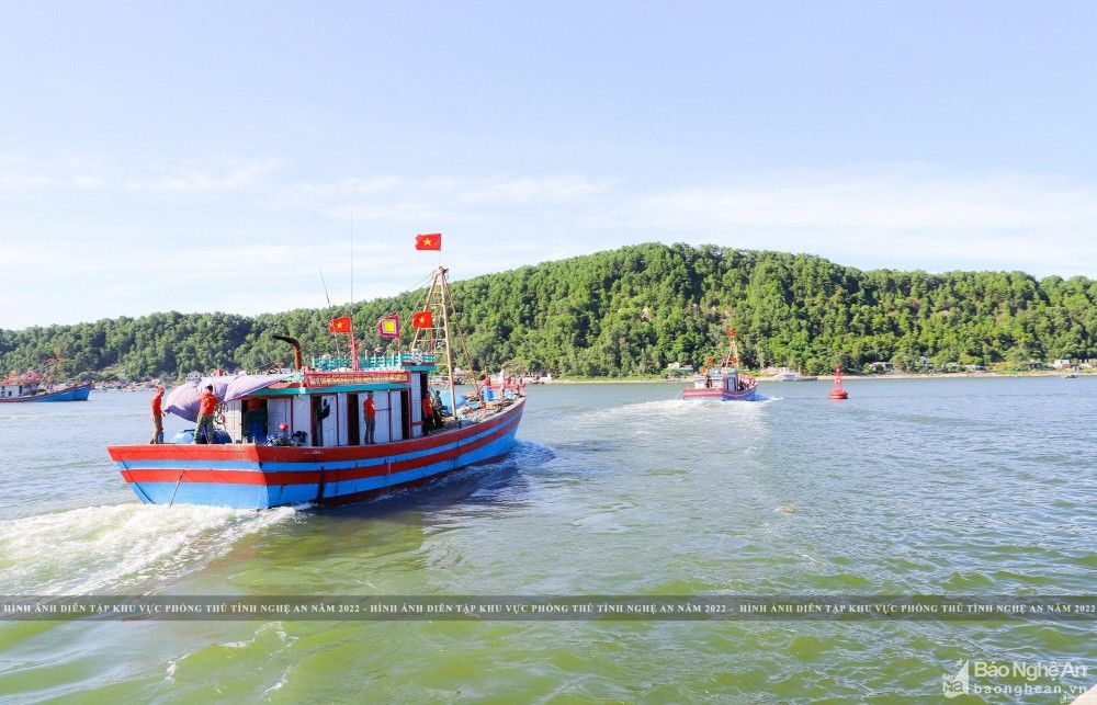 bna-tau-thuyen-ngu-dan-1641--n1.jpg