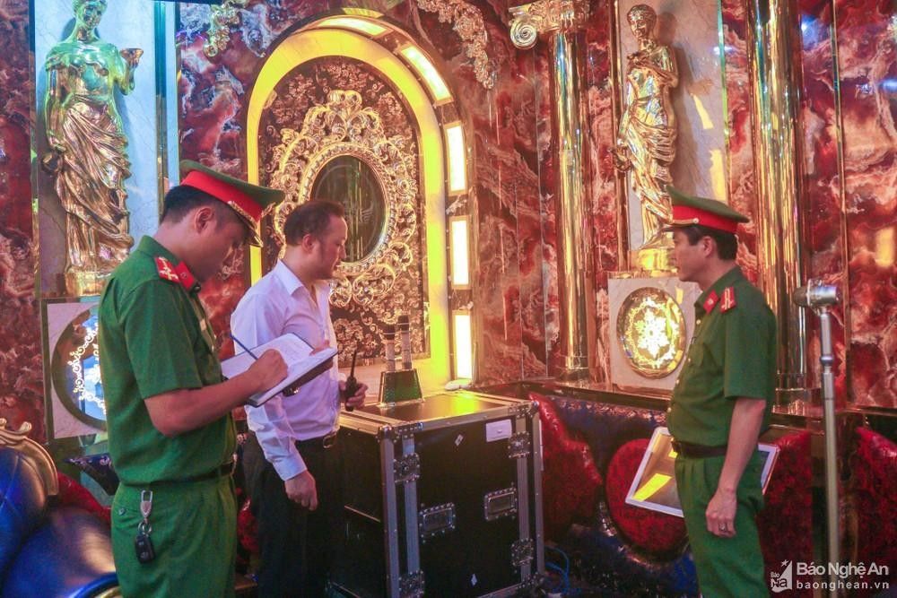 co-quan-canh-sat-phong-chay-chua-chay-kiem-tra-co-so-kinh-doanh-dich-vu-karaoko-anh-dang-cuong-62--n1.jpg