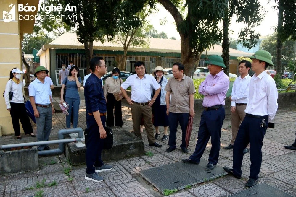 bna-doan-giam-sat-kiem-tra-diem-xu-ly-nuoc-thai-tai-benh-vien-ung-buou-nghe-an-anh-tien-dong-3477.jpg