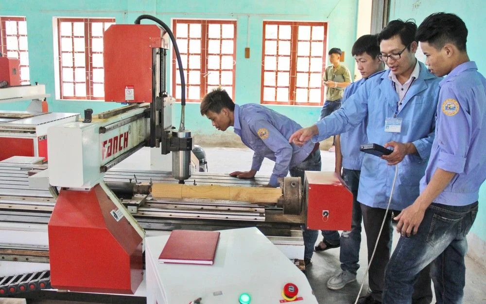 tiet-hoc-thuc-hanh-cua-thay-tro-truong-ttcn-nghe-an-anh-nguyen-hai-9864.jpg