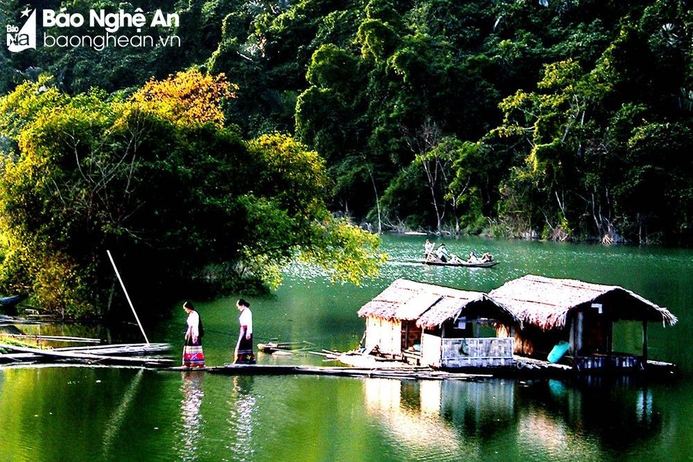 bna_c_du-lich-kham-pha-thien-nhien-tren-song-giang-xa-mon-son-anh-vuong-bang-3-7789.jpg