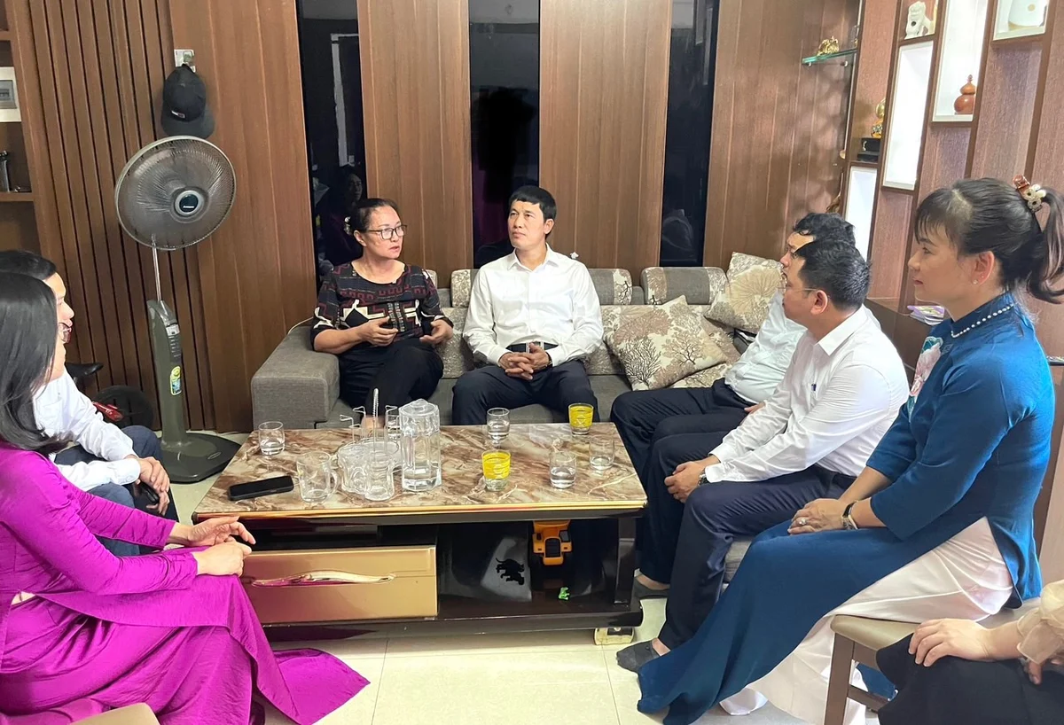 co-quan-van-phong-doan-dbqh-va-hdnd-tinh-dang-huong-tai-nghia-trang-liet-si-thanh-pho-vinh--n6.jpg