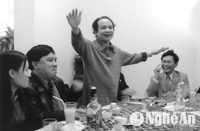 bna_nhac-sy-nguyen-trong-tao-va-ban-be-anh-sn.jpg