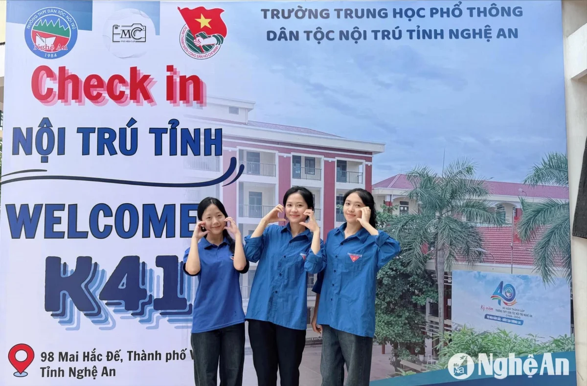 bna_hoc-sinh-truong-thpt-dtnt-tinh-chuan-bi-don-hoc-sinh-tuu-truong.-anh-ntcc-be6634f31d2bdc93d501f54f6902d500-1-.jpg