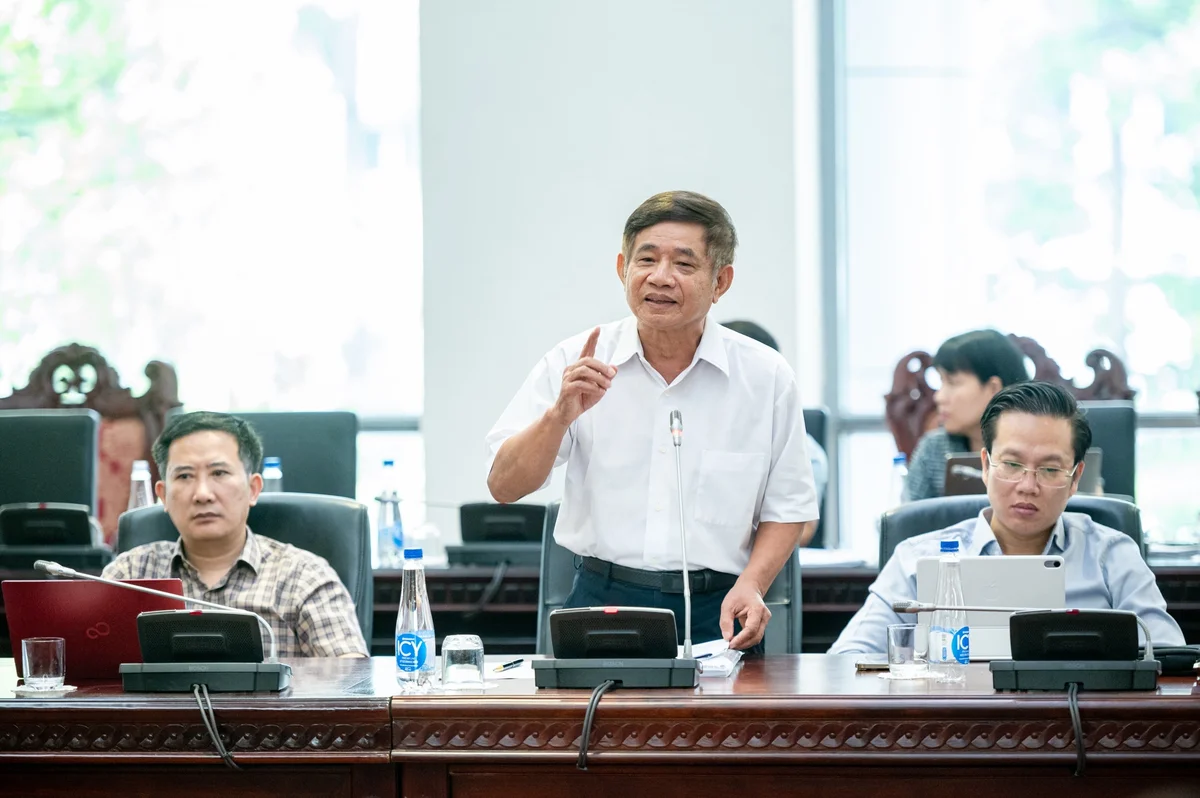 z61_3558-dai-dien-ban-soan-thao.jpg