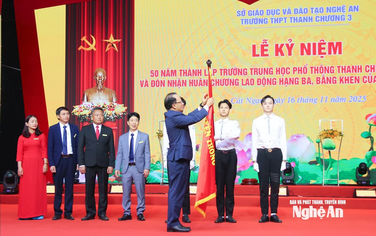 bna_-dong-chi-nguyen-nam-dinh-thua-uy-quyen-chu-tich-nuoc-pho-chu-tich-thuong-truc-hdnd-tinh-.jpg
