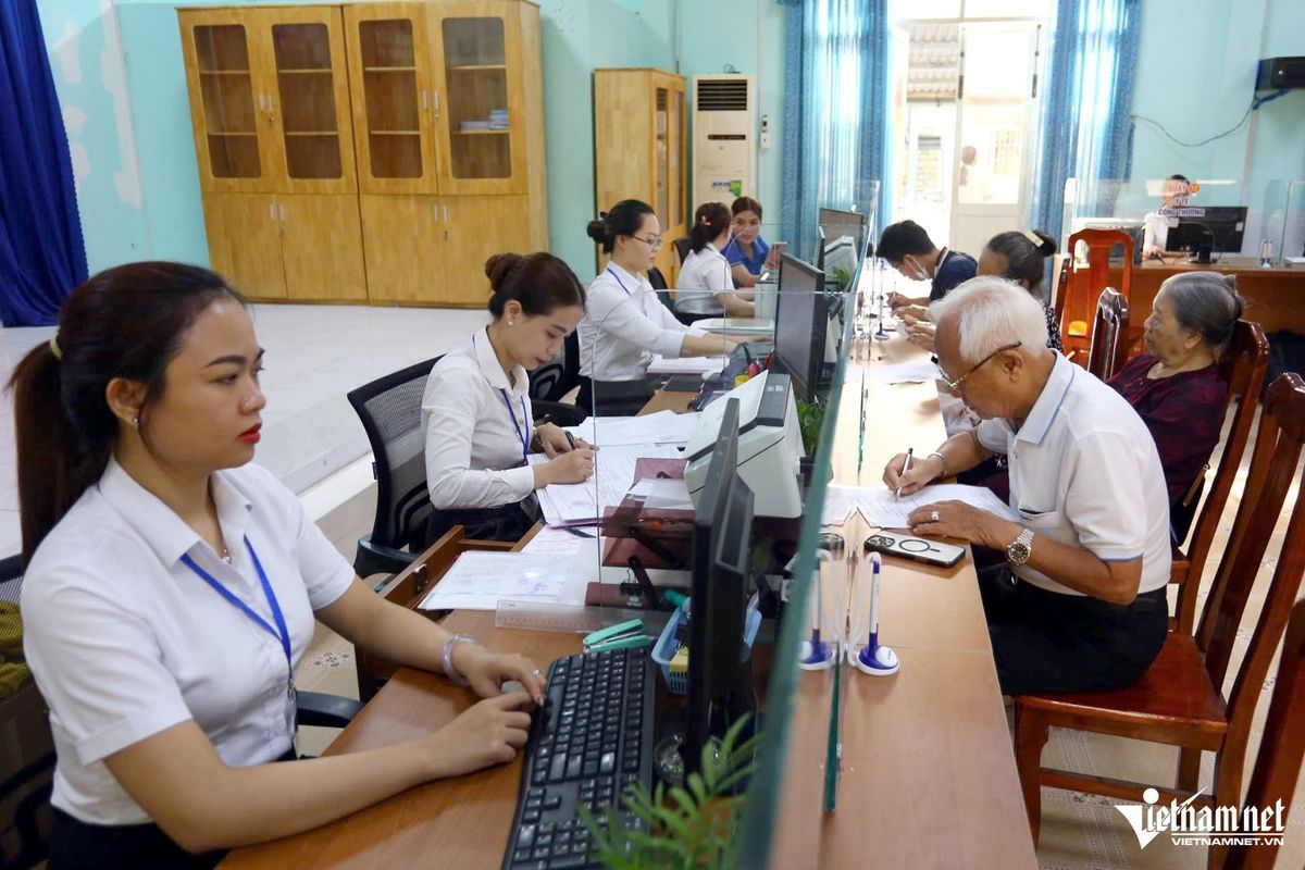 static-images.vnncdn.net-vps_images_publish-000001-000003-2025-12-13-_hanh-chinh-1-hoang-anh-865.jpeg