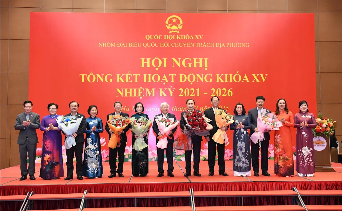 dai-dien-nhom-dai-bieu-quoc-hoi-chuyen-trach-dia-phuong-tang-hoa-ctqh-va-cac-pctqh.jpg