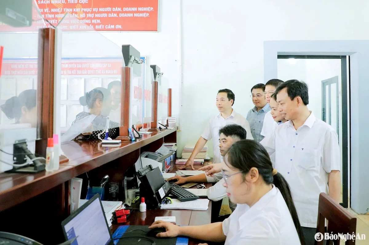 bna_-bo-phan-22mot-cua-22-xa-nghia-my-thi-xa-thai-hoa-giai-quyet-thu-tuc-hanh-chinh-cho-nguoi-dan.-.jpg