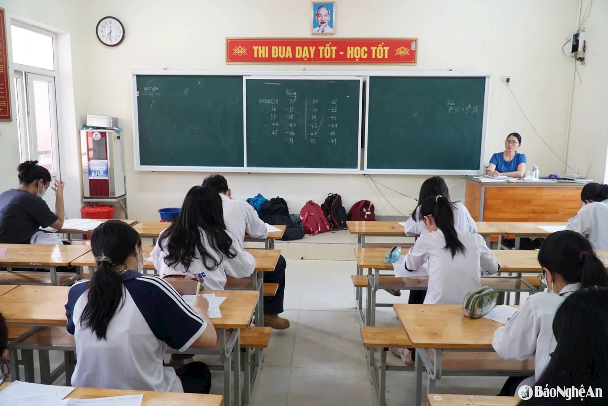 bna_hoc-sinh-lop-12-thi-thu-ky-thi-tot-nghiep-thpt-nam-2025.-anh-my-ha.jpg