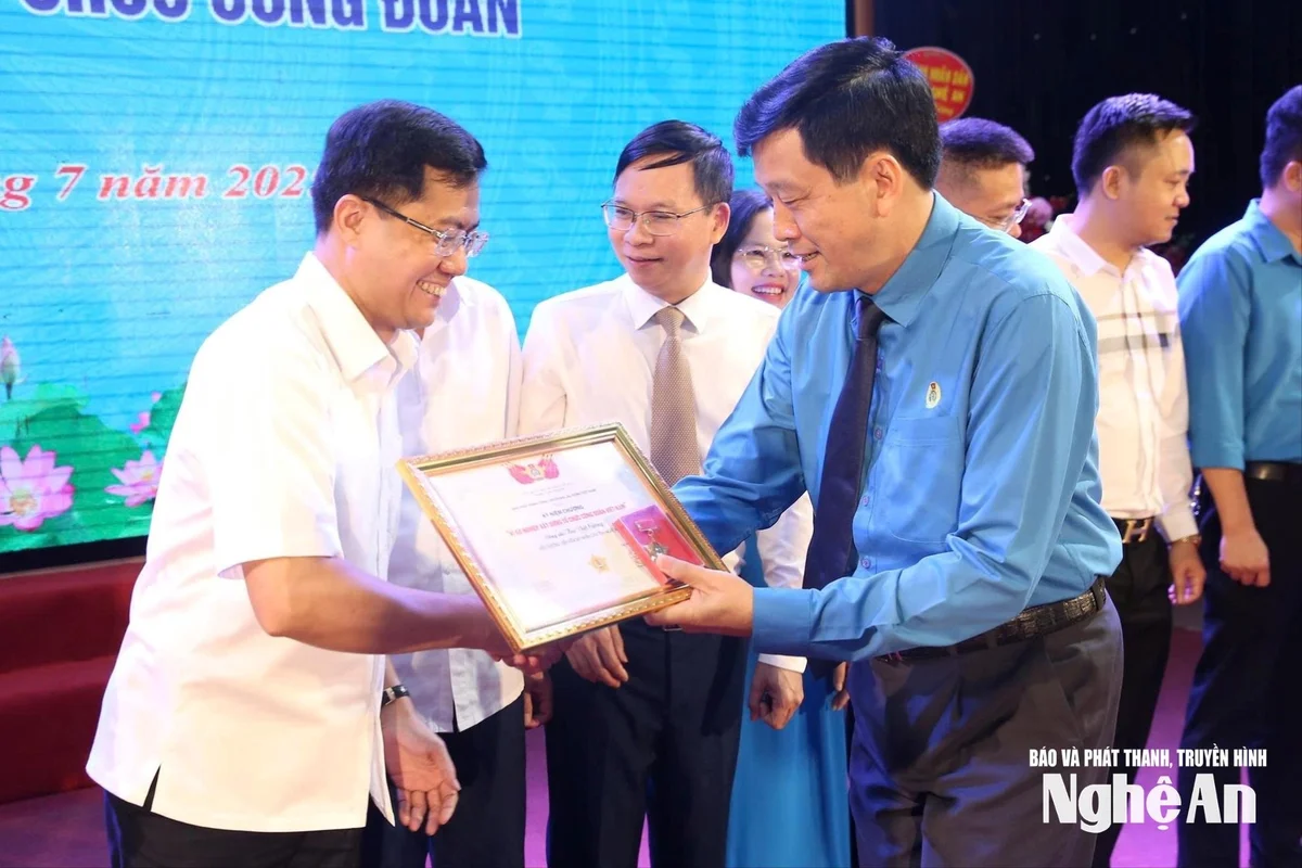 bna_bieu-duong-cong-doan-co-so-lam-tot-thoa-uoc-lao-dong-tap-the-anh-diep-thanh00006(1).jpg