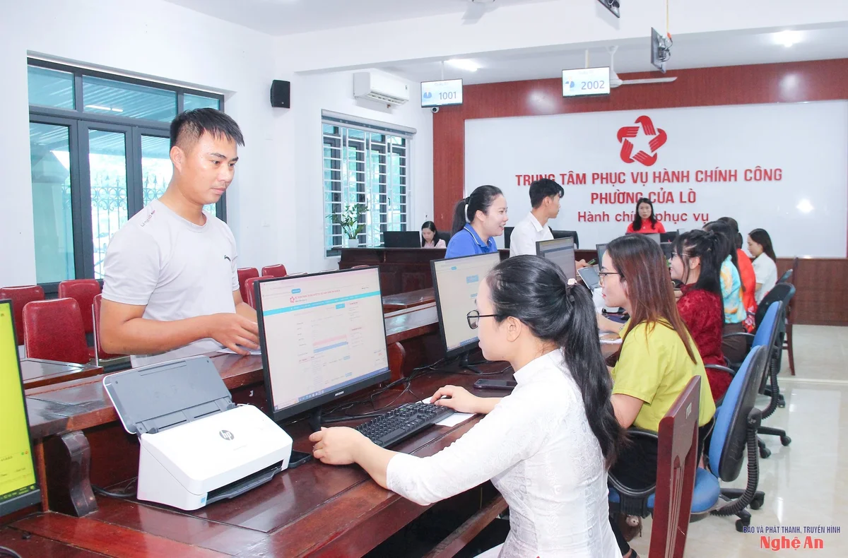 bna_-trung-tam-phuc-vu-hanh-chinh-cong-phuong-cua-lo-giai-quyet-thu-tuc-hanh-chinh-cho-nguoi-dan(1).jpg