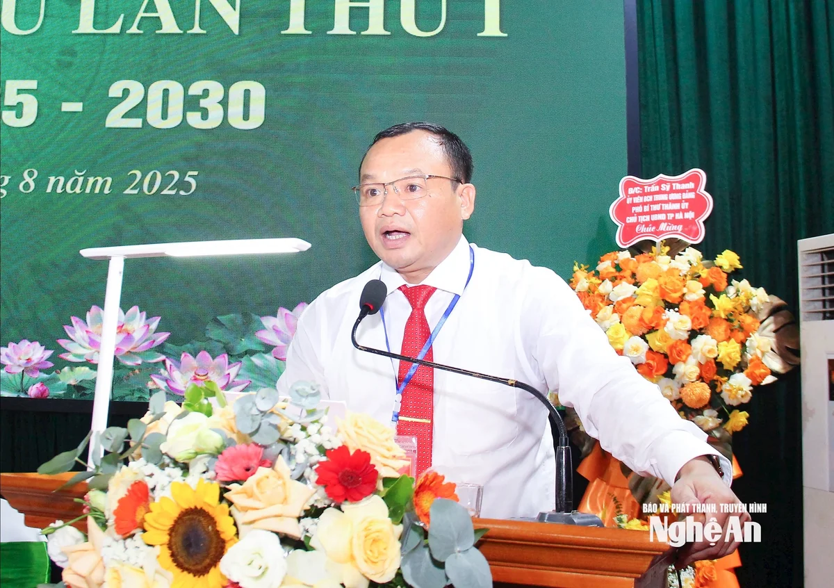 bna_-dong-chi-nguyen-xuan-khanh-pho-bi-thu-thuong-truc-dang-uy-xa-trinh-bay-bao-cao-chinh-tri-tai-dai-hoi.-anh-.jpg