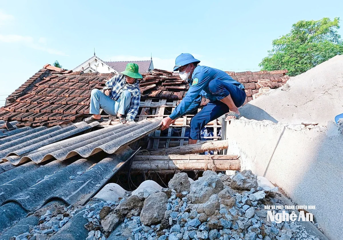 bna_-xa-hai-chau-huy-dong-cac-luc-luong-ho-tro-gia-dinh-co-hoan-canh-dac-biet-kho-khan-lam-nha-o.-anh-mai-hoa.jpg