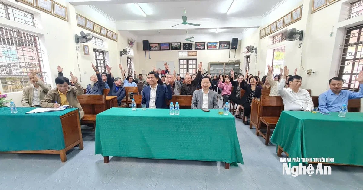 bna_cu-tri-khoi-16-ha-huy-tap-phuong-vinh-phu-bieu-quyet-tin-nhiem-voi-cac-ung-cu-vien.-anh-nguyen-toan.jpg
