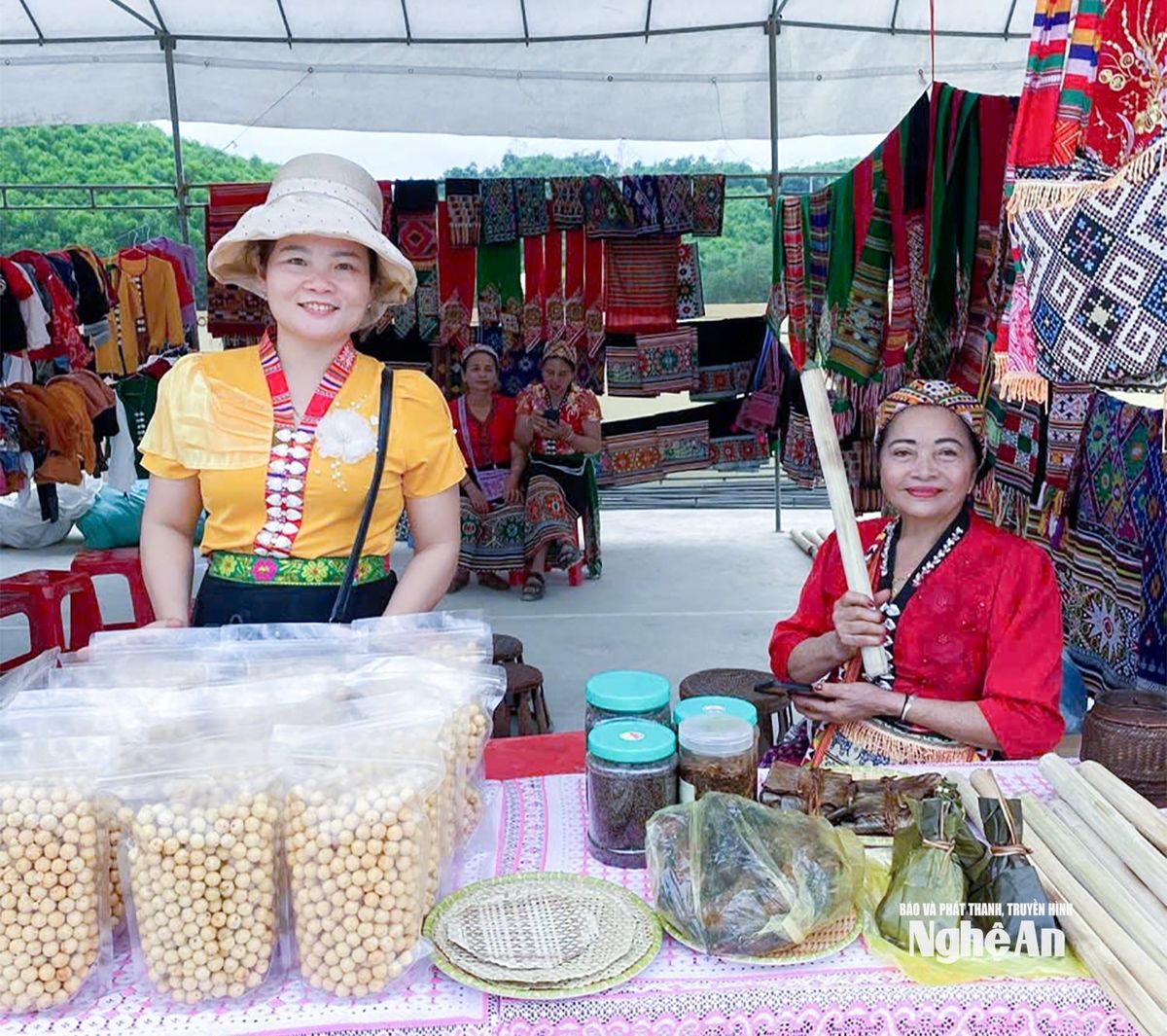 bna_-cho-thanh-son-xa-son-lam-duoc-xay-dung-dua-vao-hoat-dong-.jpg