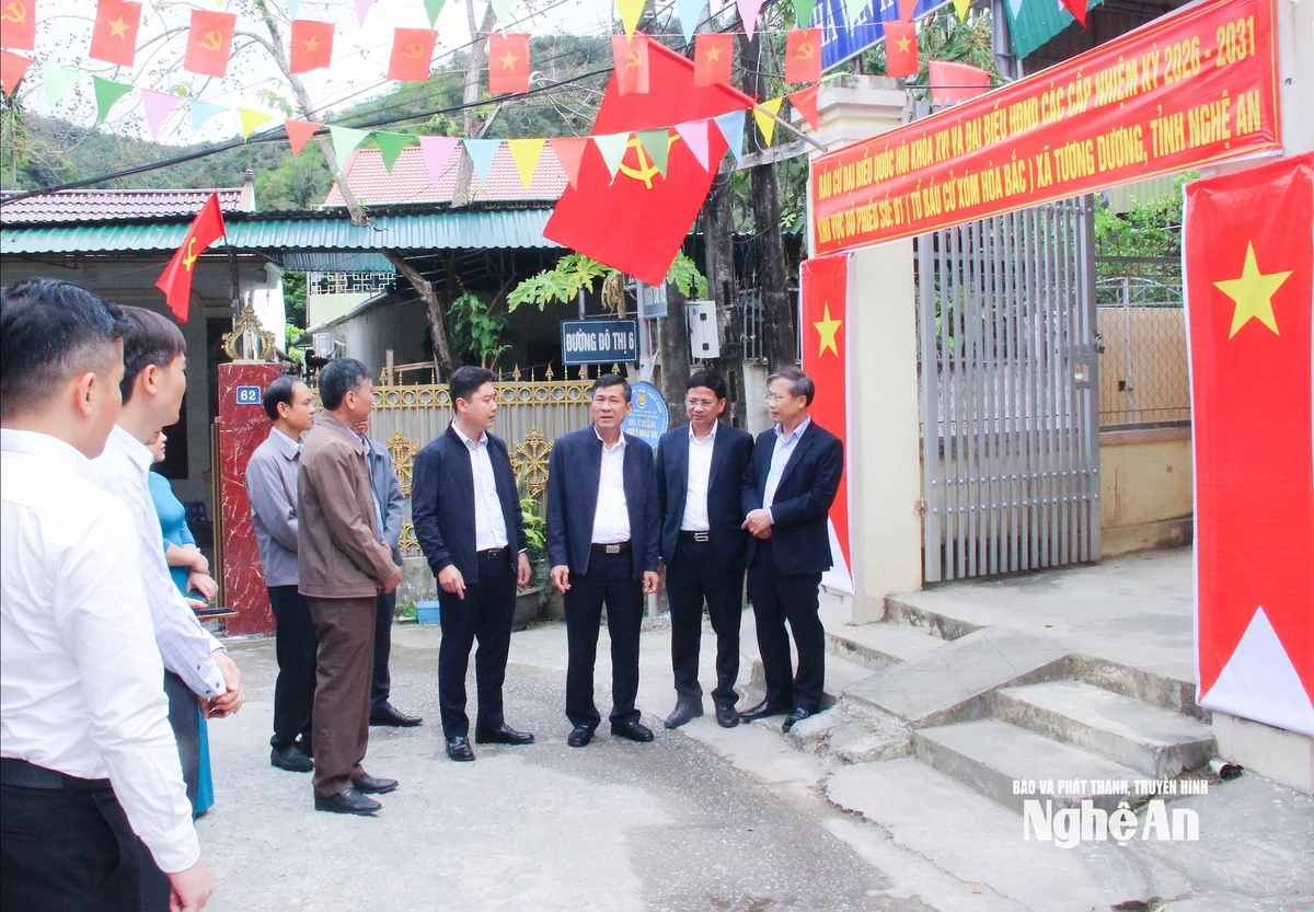 bna_-doan-kiem-tra-cong-tac-tuyen-truyen-truc-quan-sinh-dong-tai-xa-tuong-duong.-anh-mai-hoa.jpg