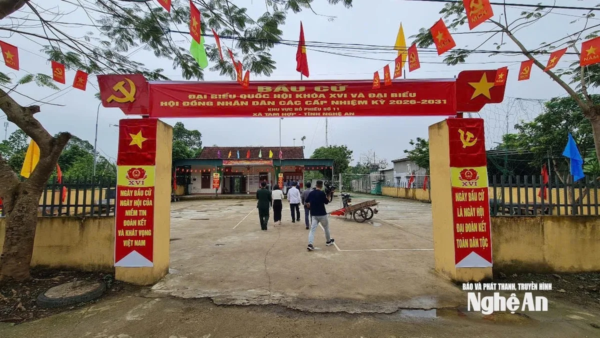 bna_khu-vuc-bau-cu-so-11-xa-tam-hop-duoc-trang-tri-san-sang-cho-ngay-bau-cu.-anh-nguyen-toan.jpg