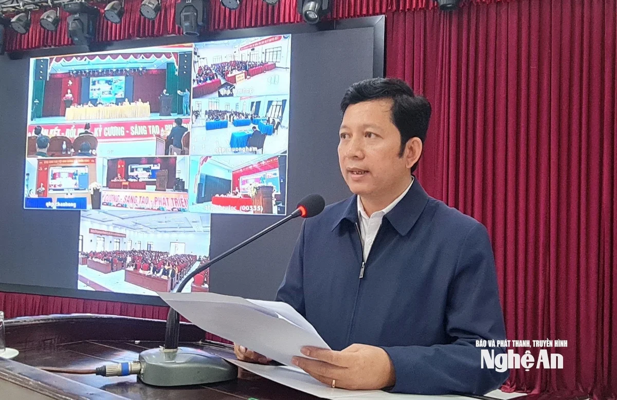 bna_ong-duong-hoang-vu-bi-thu-dang-uy-chu-tich-hdnd-xa-quy-hop-trinh-bay-chuong-trinh-hanh-dong.-anh-nguyen-toan.jpg