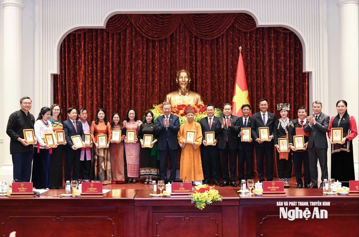 bna_-db-vy-tai-le-gap-mat-lanh-dao-dang-nha-nuoc.jpg