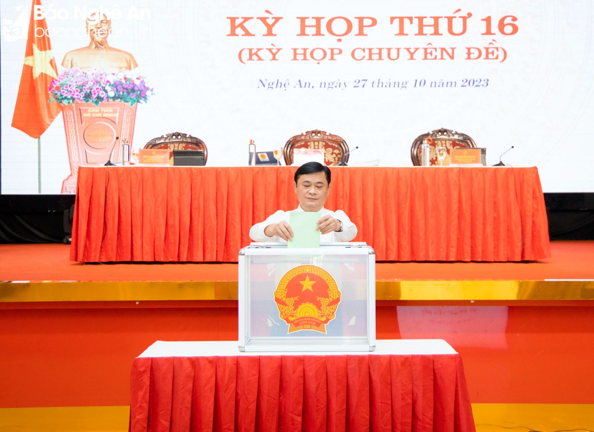 bna-ket-qua-lay-phieu-tin-nhiem-33-ca-nhan-do-hdnd-tinh-nghe-an-bau-1335.jpg.webp