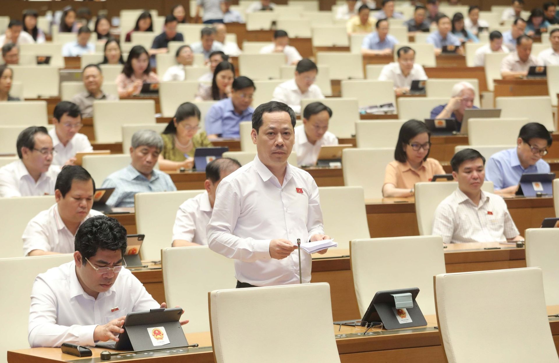 dai-bieu-quoc-hoi-doan-nghe-an-thao-luan-ve-du-an-luat-cac-to-chuc-tin-dung-sua-doi--n1.jpg