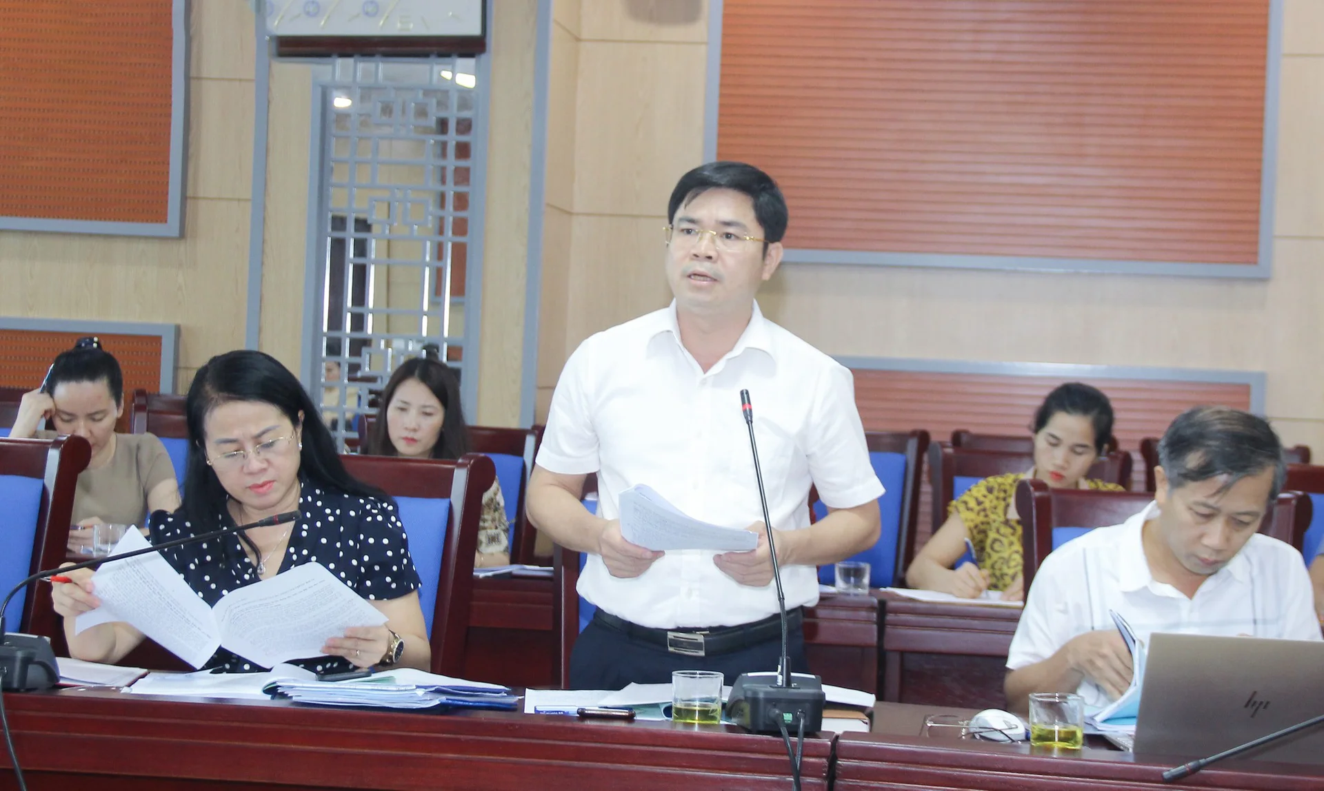 tham-tra-mot-so-du-thao-nghi-quyet-trinh-hdnd-tinh--n6.jpg