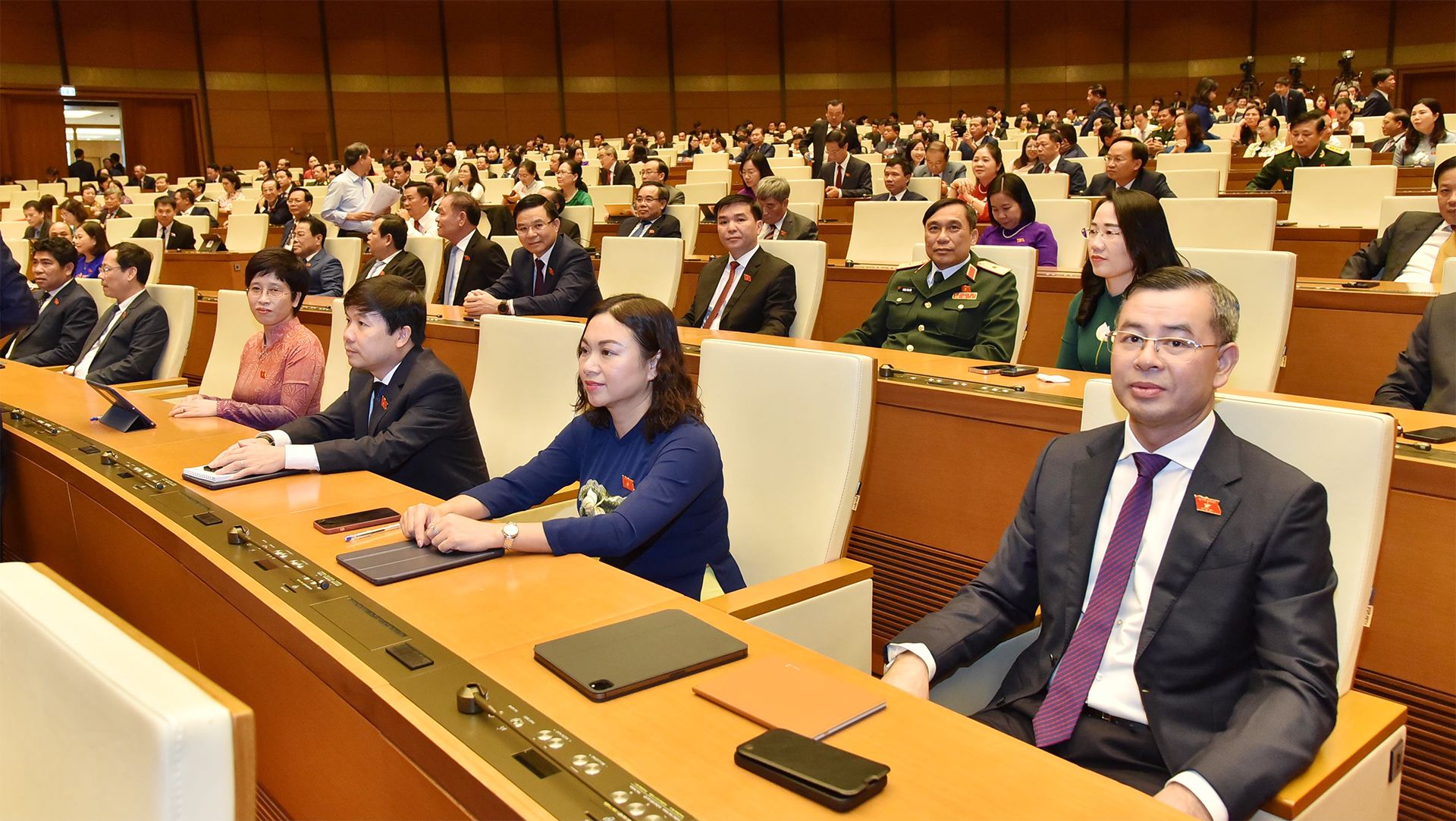 chung-suc-dong-long-nam-bat-thoi-co-thuc-hien-thang-loi-nhiem-vu-phat-trien-kinh-te-xa-hoi--n2.jpg