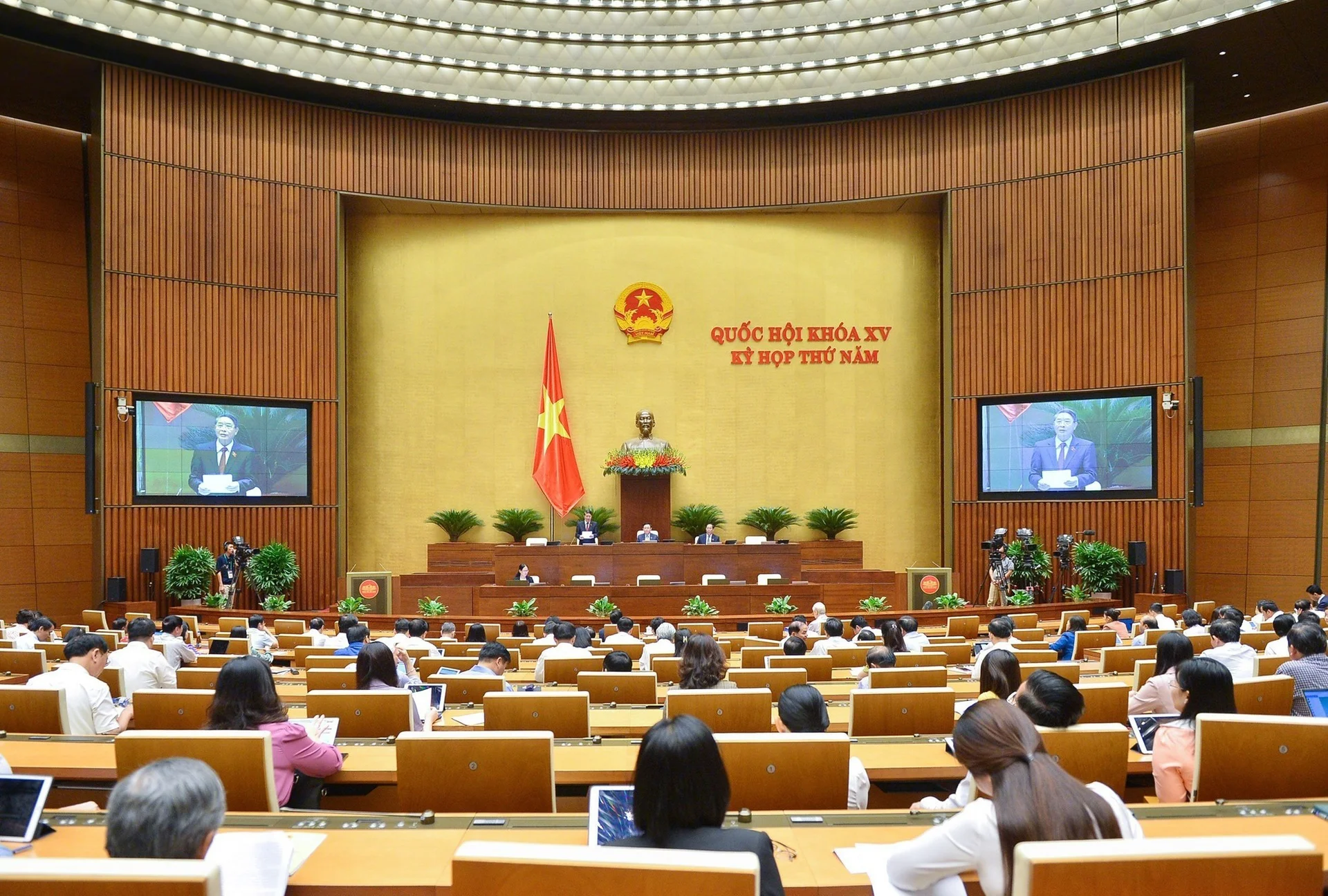 doan-dbqh-nghe-an-thao-luan-tai-to-ve-du-an-luat-dat-dai-sua-doi--n1.jpg