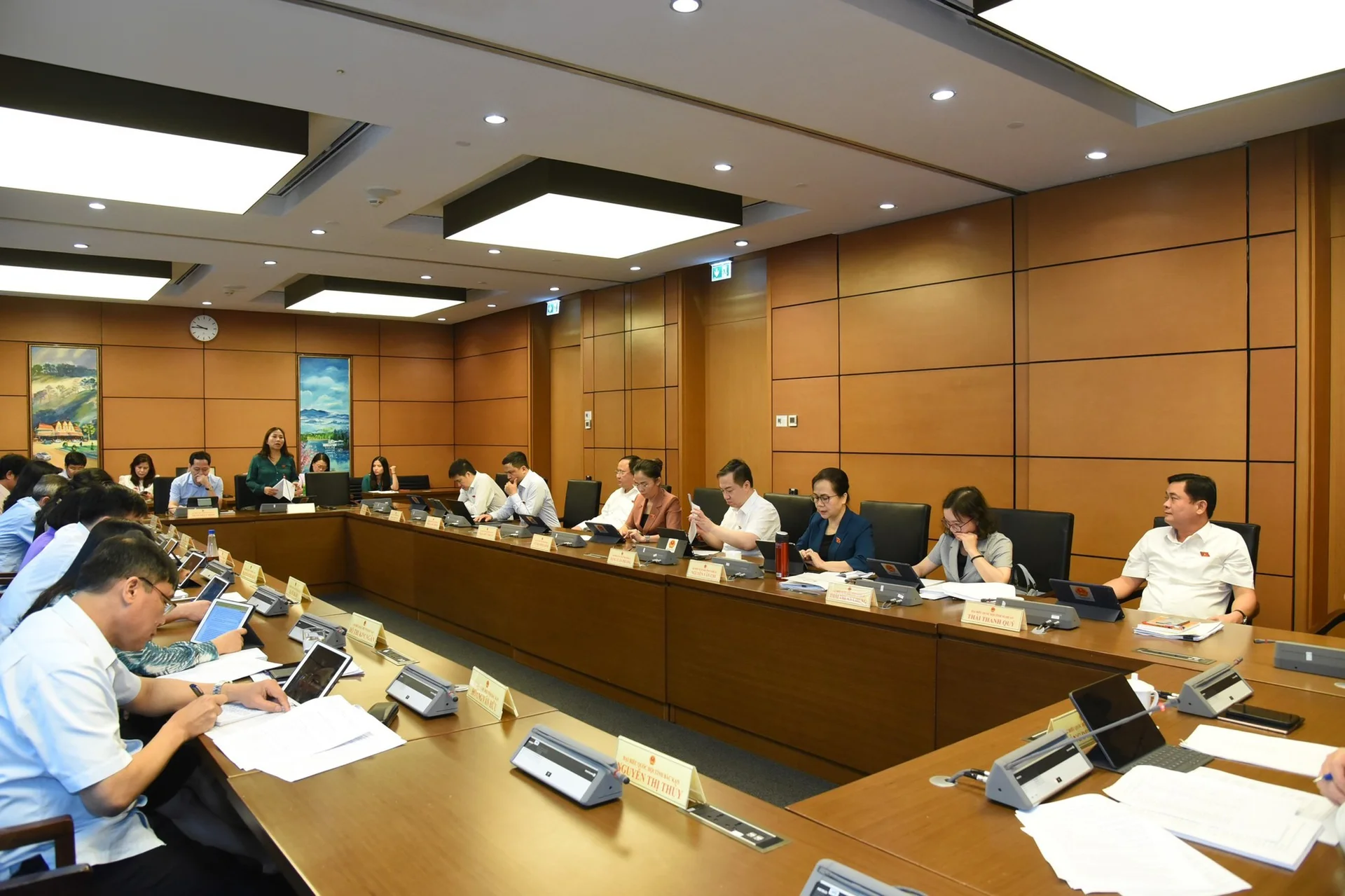 doan-dbqh-nghe-an-thao-luan-tai-to-ve-du-an-luat-dat-dai-sua-doi--n2.jpg