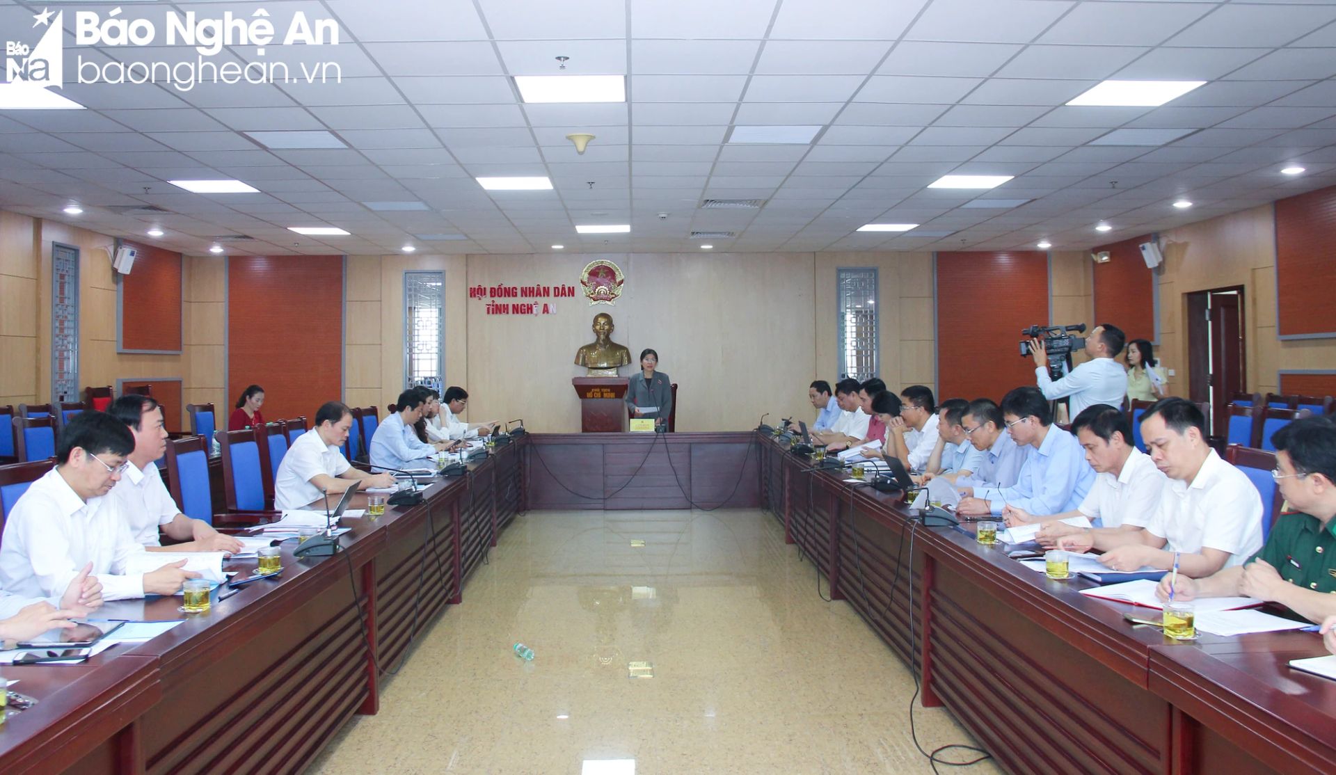 bna-mh5-2416.jpg.webp