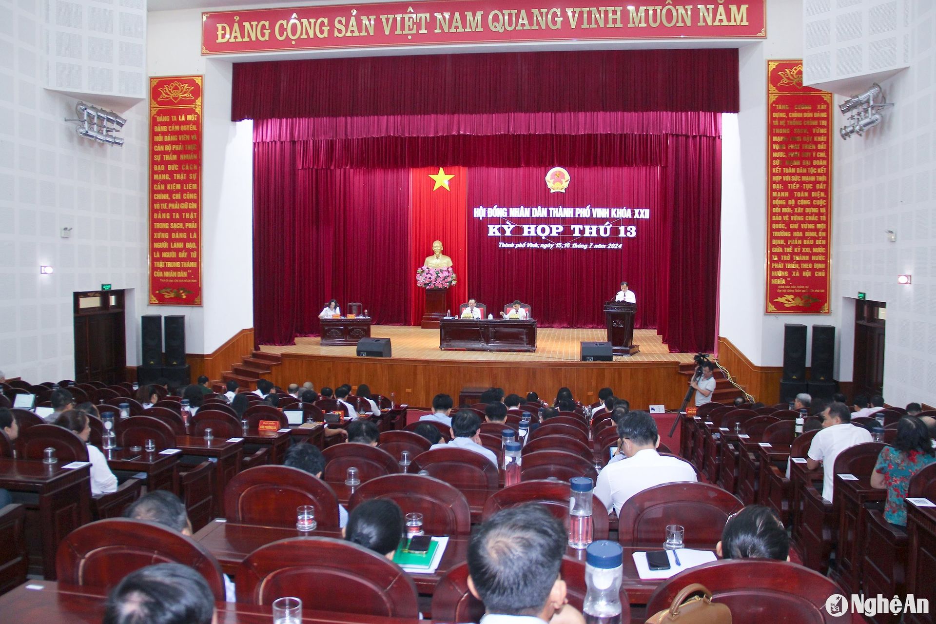 bna_-quang-canh-ky-hop-thu-13-hdnd-thanh-pho-khoa-xxii.-anh-mai-hoa.jpg