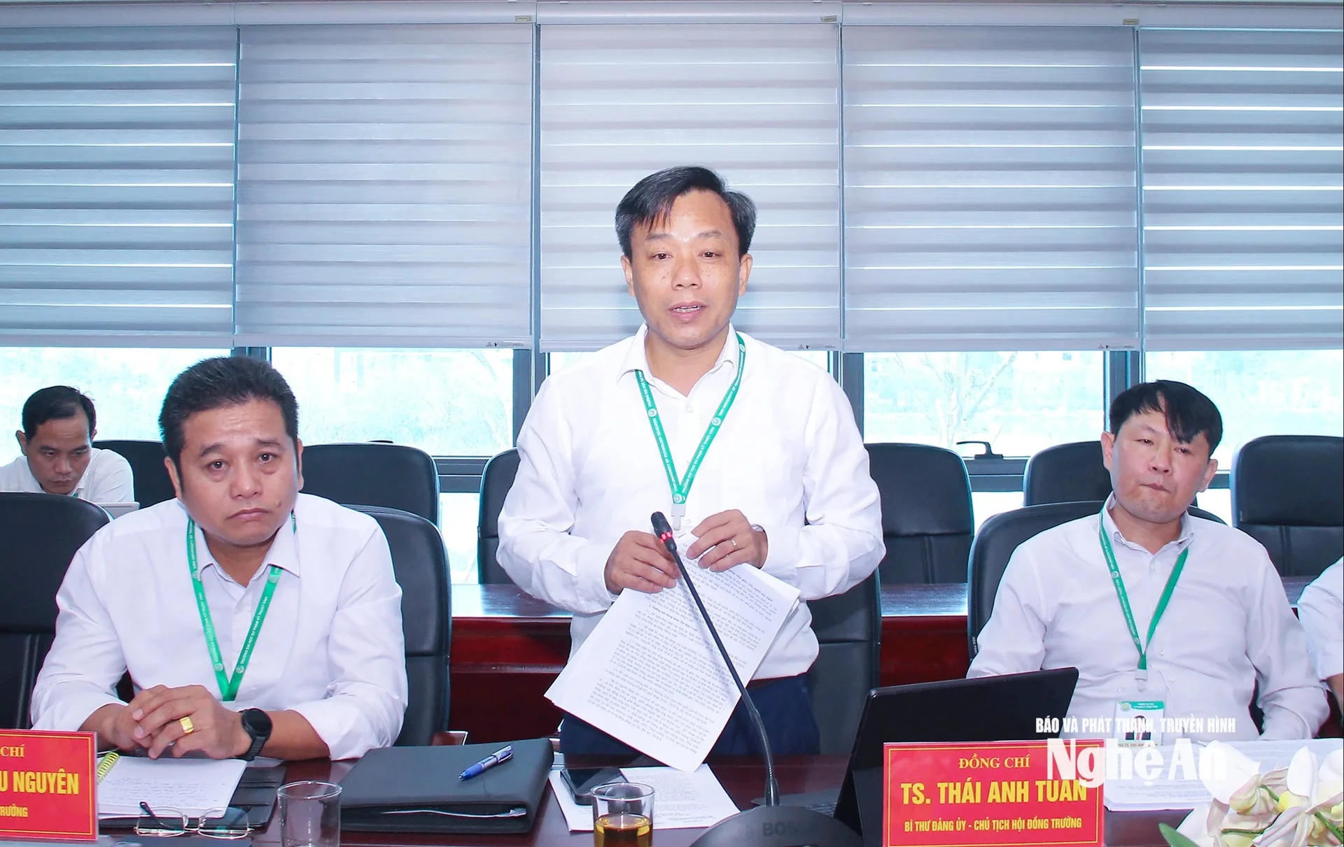 bna_-ts-thai-anh-tuan-bi-thu-dang-uy-chu-tich-hoi-dong-truong.-anh-mai-hoa.jpg