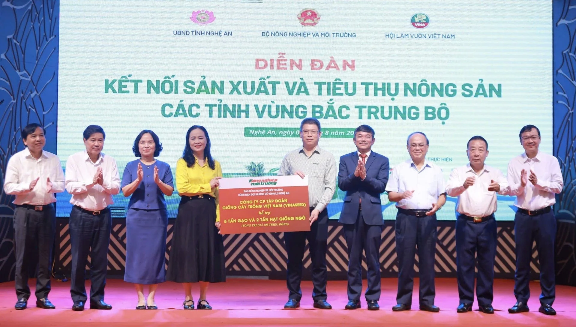 ket-noi-chuoi-gia-tri-nong-san-vung-bac-trung-bo-091744_484.jpg